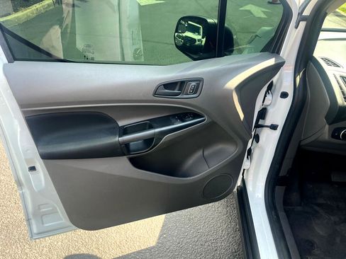 Used 2022 Ford Transit Connect XL image 13