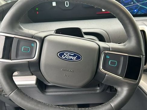 Certified 2025 Ford Expedition Active image 21