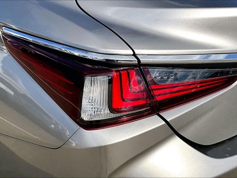 Used 2019 Lexus ES 350 image 25