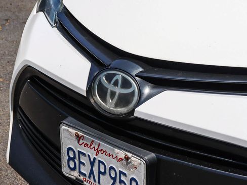 Used 2019 Toyota Corolla LE FWD image 3