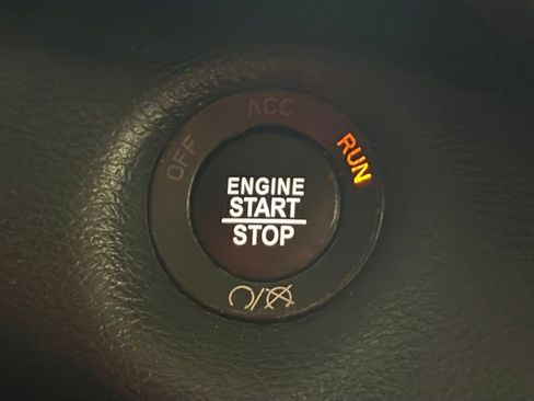 Used 2020 Jeep Cherokee Latitude Plus AWD/4WD image 22