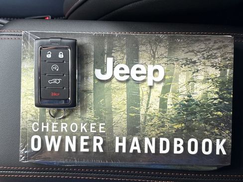 New 2026 Jeep Cherokee Limited AWD/4WD image 23