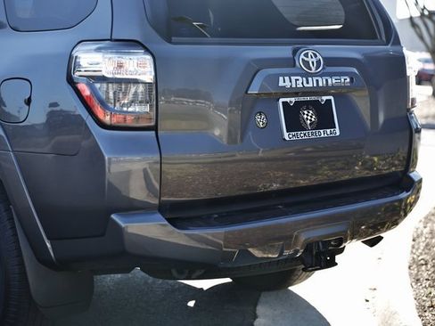 Used 2018 Toyota 4Runner SR5 Premium image 7