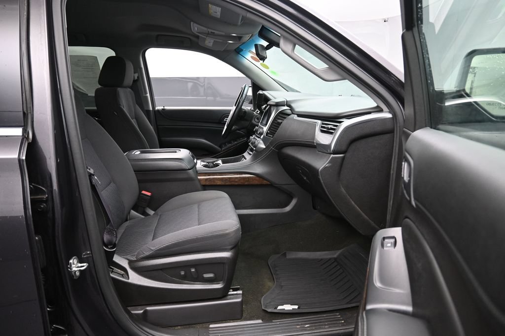 Used 2016 Chevrolet Suburban LS RWD image 27
