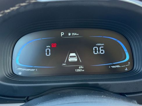 Used 2025 Hyundai Venue SEL image 41