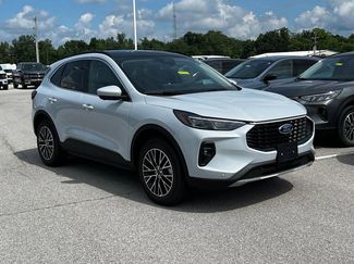 New 2025 Ford Escape SE w/ PHEV Premium Package video 2