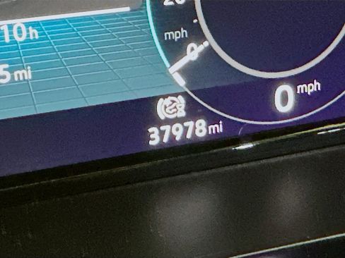 Used 2024 Volkswagen Atlas SE image 19