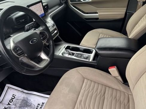 Used 2020 Ford Explorer XLT w/ Comfort Package image 39