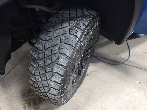 Certified 2022 Chevrolet Silverado 1500 ZR2 w/ Technology Package image 31