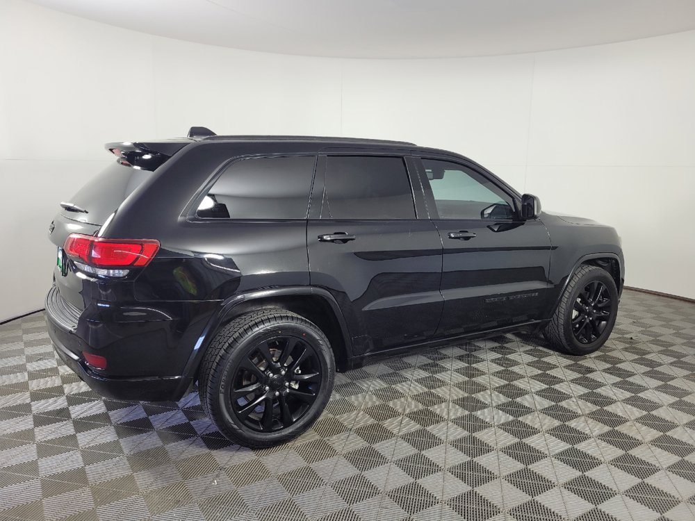 Used 2020 Jeep Grand Cherokee Altitude RWD image 10