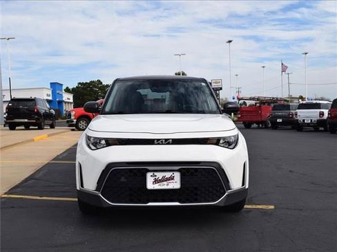 Used 2023 Kia Soul S image 3