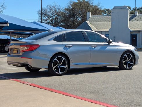 Used 2020 Honda Accord Sport image 4
