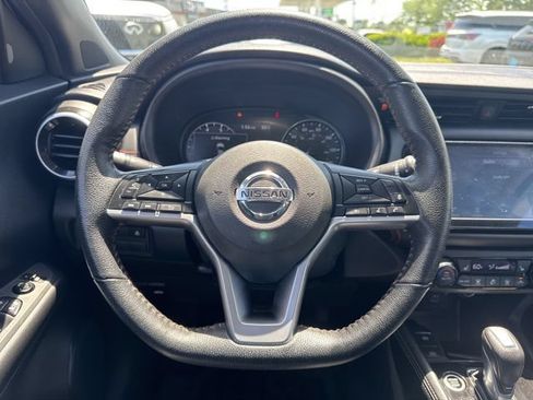 Certified 2021 Nissan Kicks SR w/ SR Premium Package FWD image 10