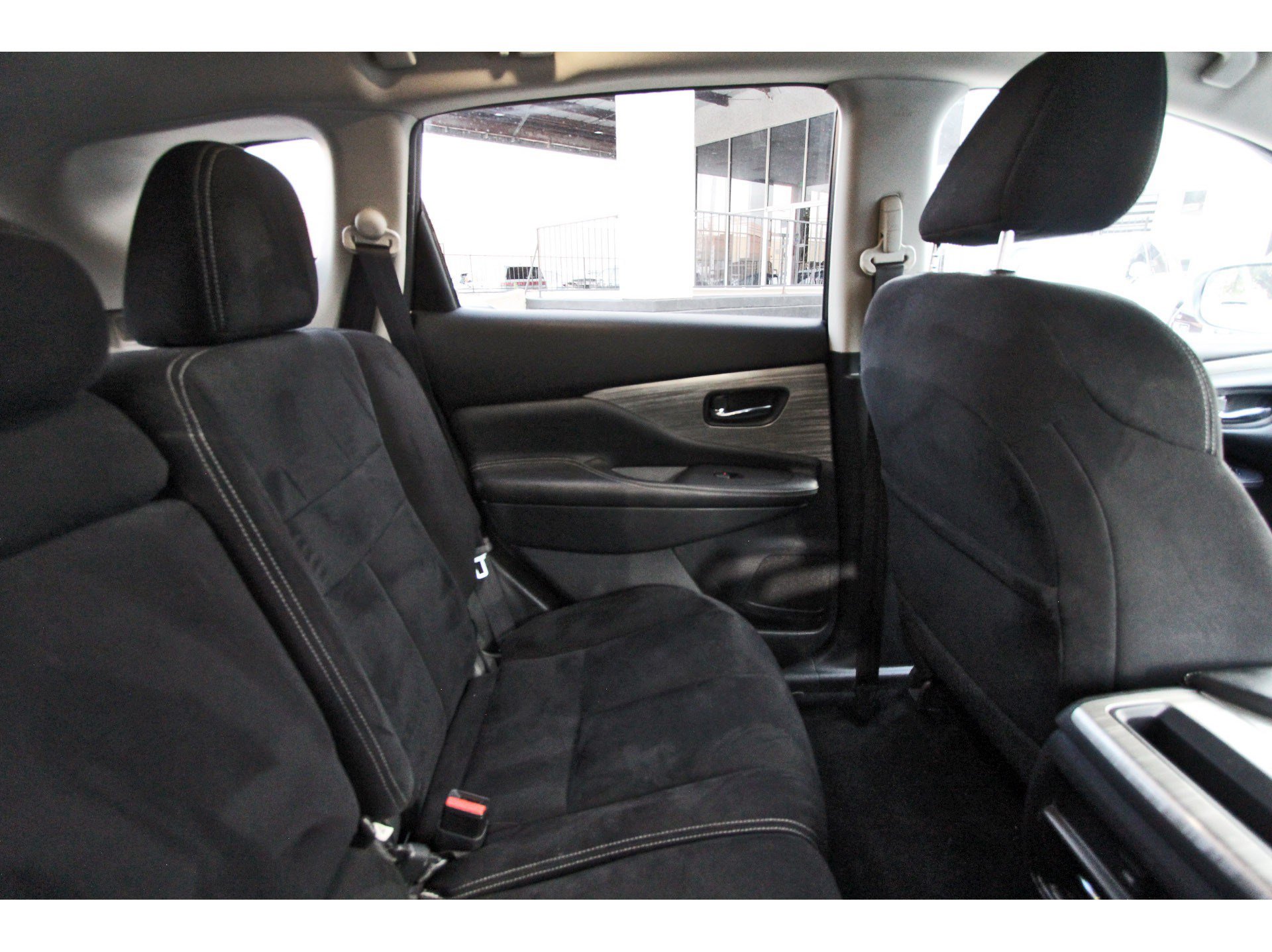 Used 2018 Nissan Murano SV FWD image 14