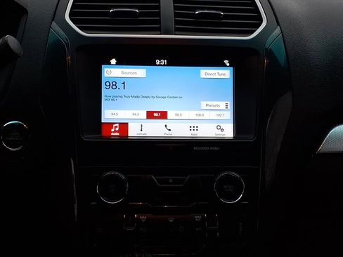 Used 2017 Ford Explorer XLT w/ Equipment Group 201A image 6