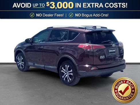 Used 2017 Toyota RAV4 LE FWD image 4