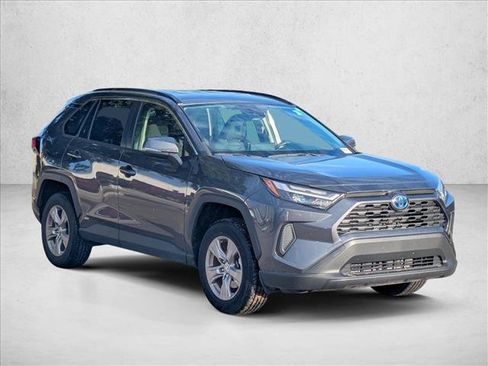 Used 2024 Toyota RAV4 XLE AWD/4WD image 3