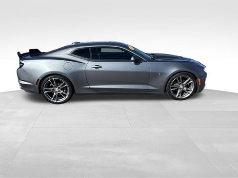 Used 2019 Chevrolet Camaro LT w/ RS Package image 8