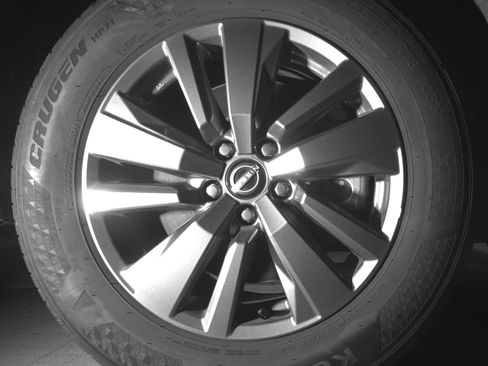 Used 2025 Nissan Pathfinder SV image 13