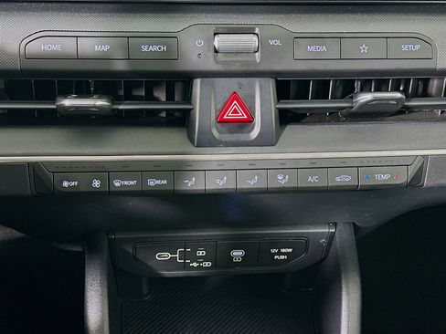 Used 2025 Kia K4 LXS image 23