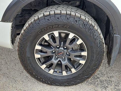 Used 2020 Nissan Titan PRO-4X w/ Pro-4x Convenience Package image 13