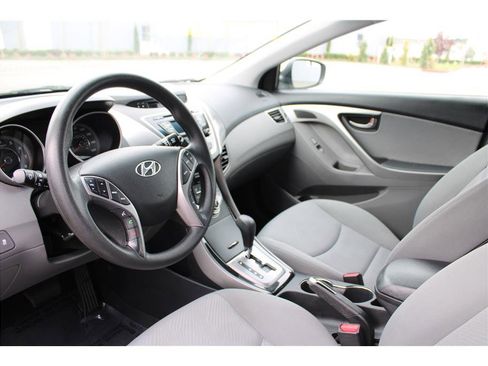 Used 2013 Hyundai Elantra GLS w/ Preferred Pkg image 9