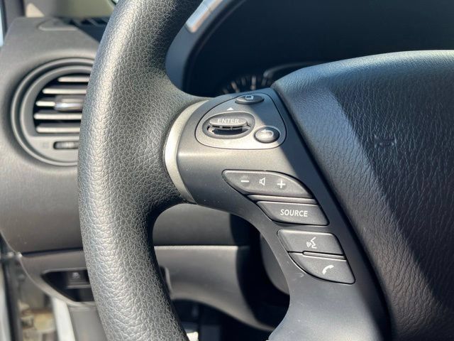 Used 2018 Nissan Pathfinder S AWD/4WD image 17