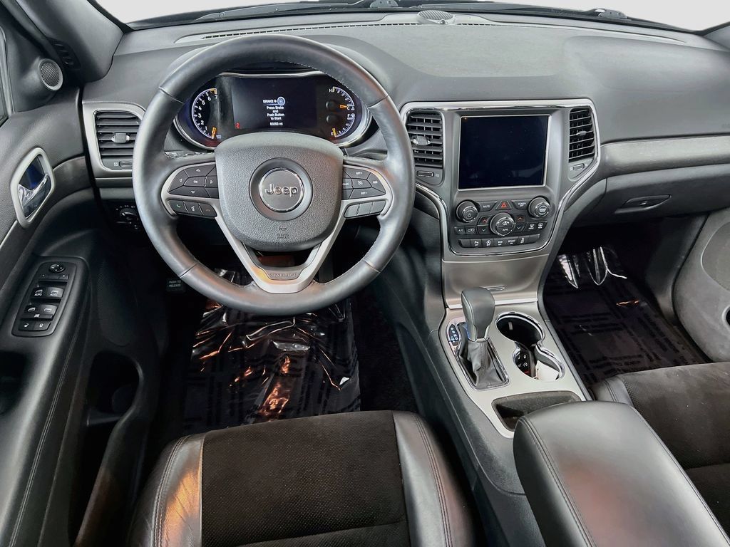 Used 2018 Jeep Grand Cherokee Altitude AWD/4WD image 22