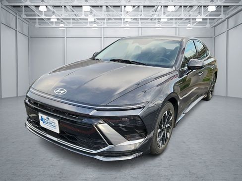 Certified 2025 Hyundai Sonata SEL FWD image 1