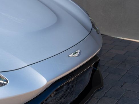 Used 2023 Aston Martin V8 Vantage Roadster RWD image 21