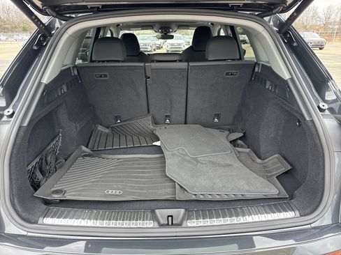 Used 2025 Audi Q5 Premium Plus w/ Premium Plus image 8