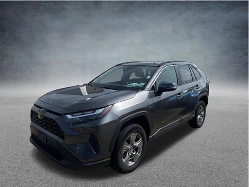 Used 2024 Toyota RAV4 XLE FWD image 4
