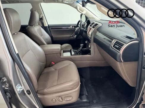 Used 2020 Lexus GX 460 Luxury w/ Accessory Package AWD/4WD image 25