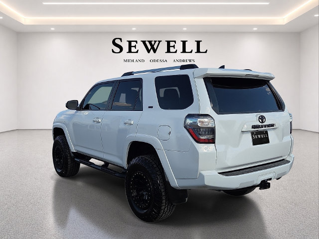Used 2022 Toyota 4Runner SR5 Premium w/ Moonroof Package AWD/4WD image 3