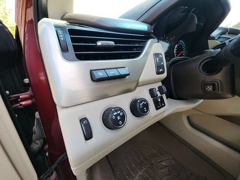 Used 2018 GMC Yukon Denali w/ Open Road Package AWD/4WD image 28