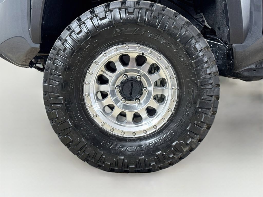 Certified 2025 Toyota Tacoma TRD Off-Road AWD/4WD image 25