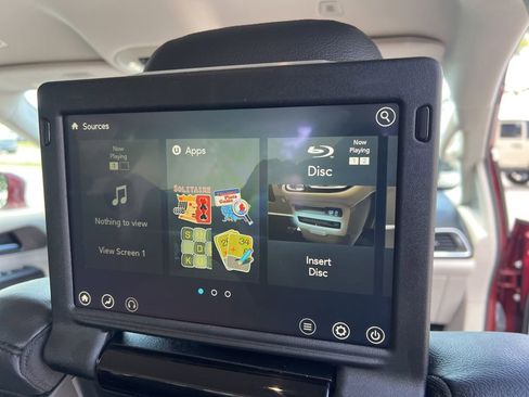 Certified 2019 Chrysler Pacifica Touring-L Plus image 36