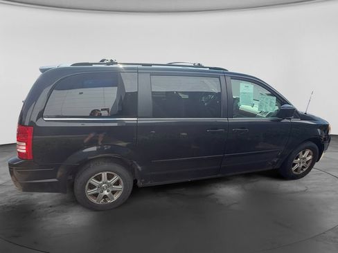 Used 2008 Chrysler Town & Country Touring FWD image 11