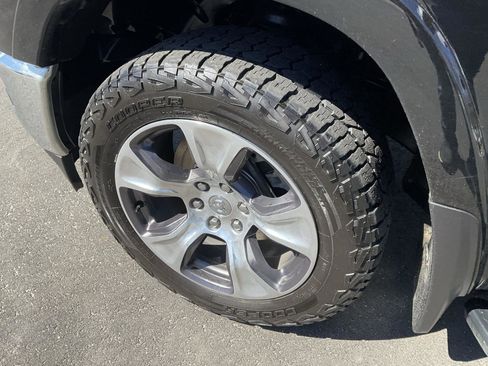 Used 2022 RAM 1500 Laramie AWD/4WD image 9