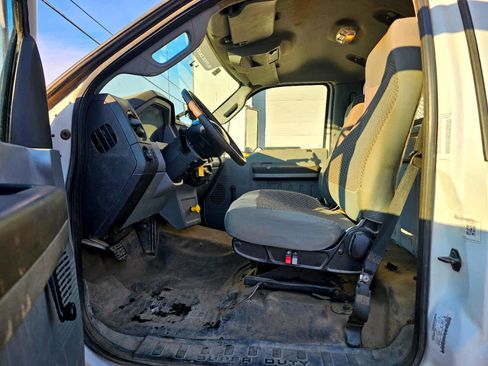 Used 2015 Ford F650 2WD Regular Cab Super Duty image 3