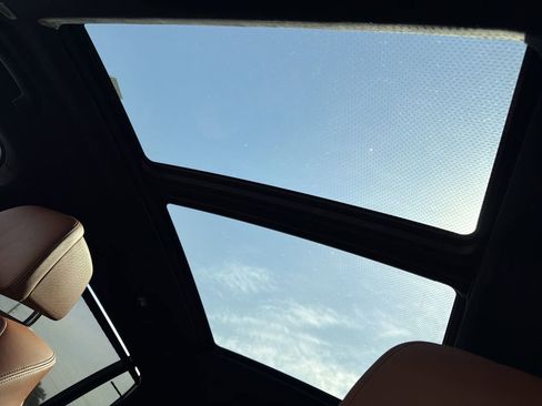 Used 2024 BMW X7 xDrive40i w/ Executive Package image 38