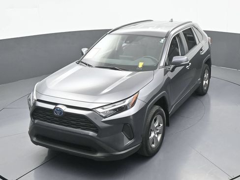 Used 2024 Toyota RAV4 XLE AWD/4WD image 40