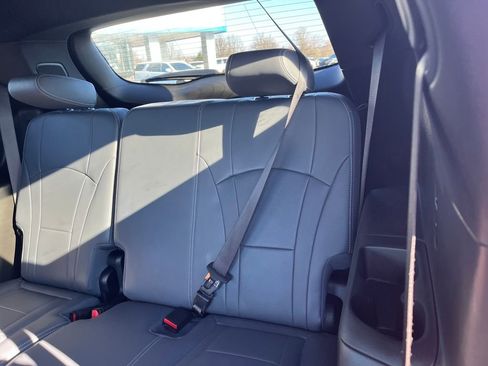 Used 2024 Buick Enclave Premium image 22