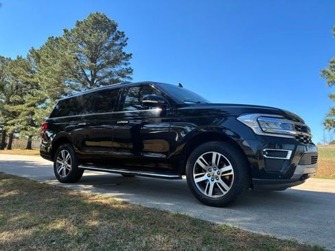 Used 2023 Ford Expedition Max Limited image 2