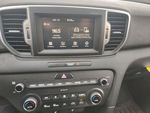 Used 2018 Kia Sportage LX w/ LX Popular Package image 10