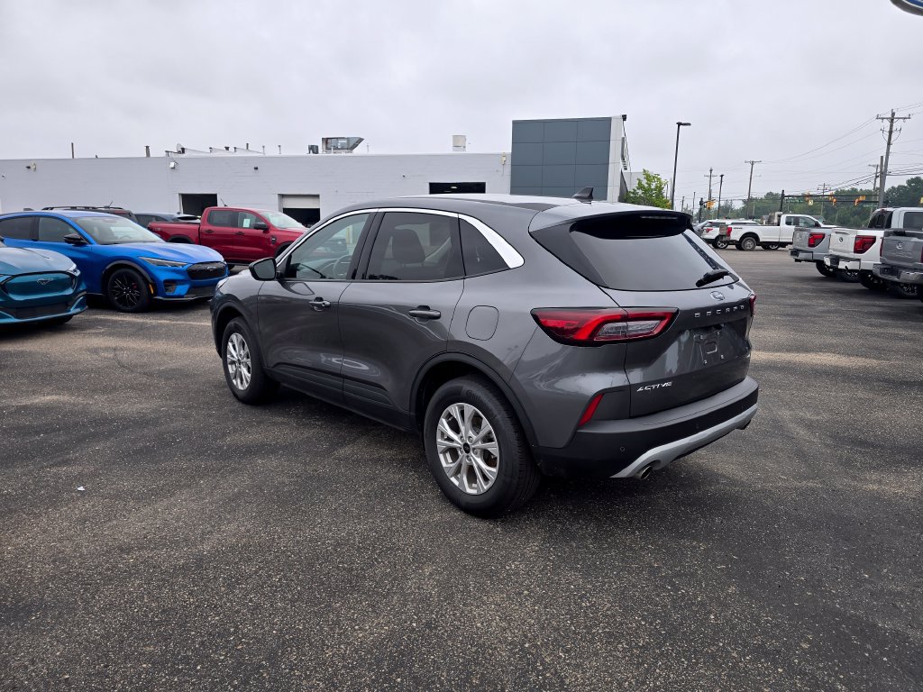 Certified 2024 Ford Escape Active w/ Tech Pack #1 AWD/4WD image 3