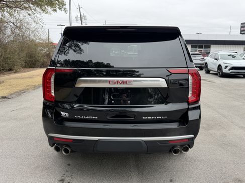 Used 2024 GMC Yukon XL Denali w/ Advanced Technology Package image 9