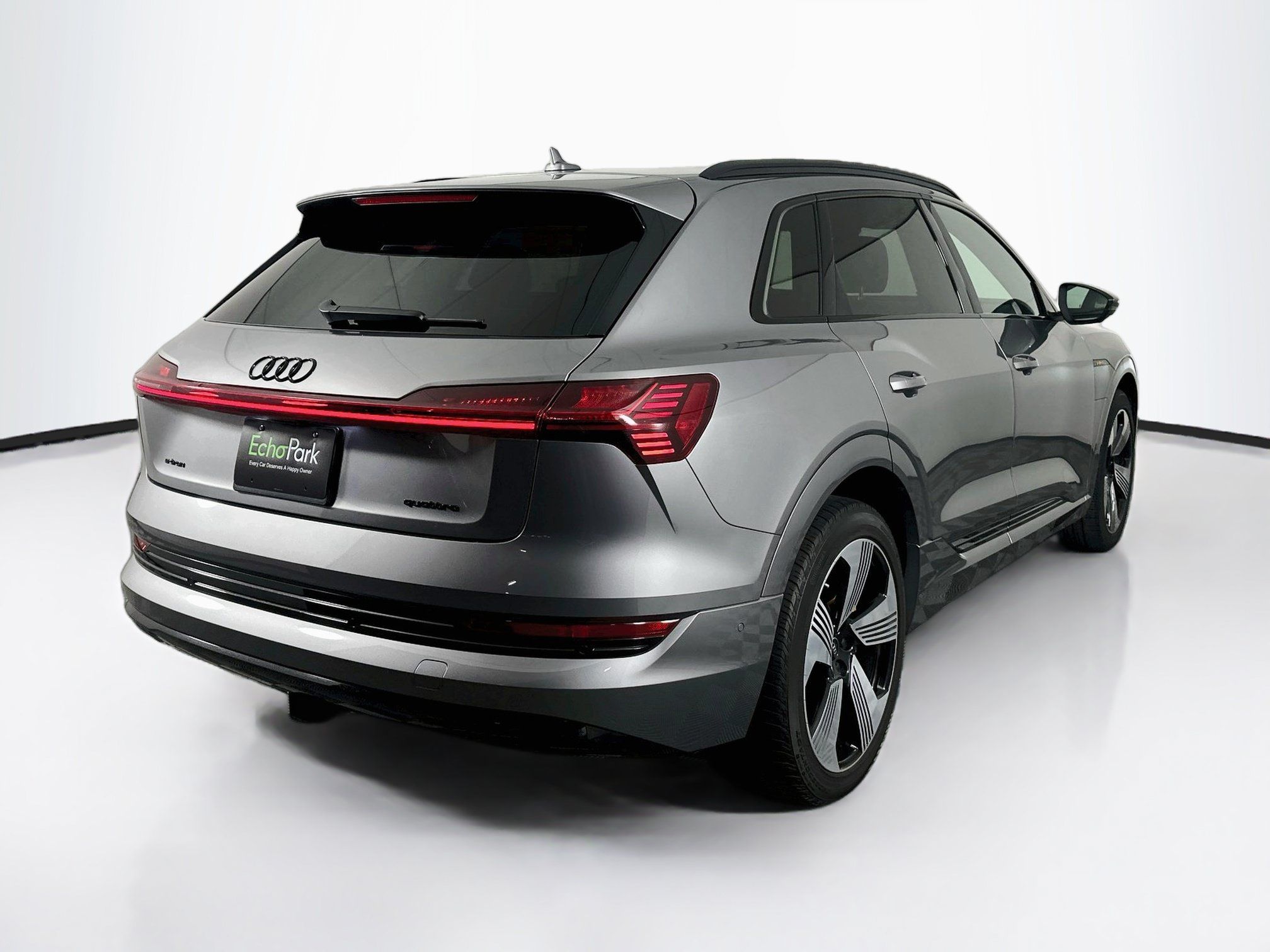 Used 2023 Audi e-tron Premium Plus AWD/4WD image 9