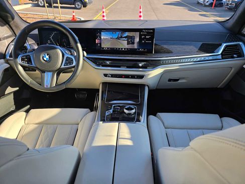 Used 2026 BMW X5 xDrive40i w/ Executive Package AWD/4WD image 18