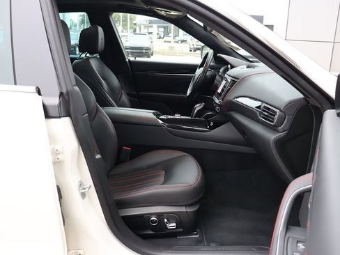 Used 2022 Maserati Levante Modena image 37